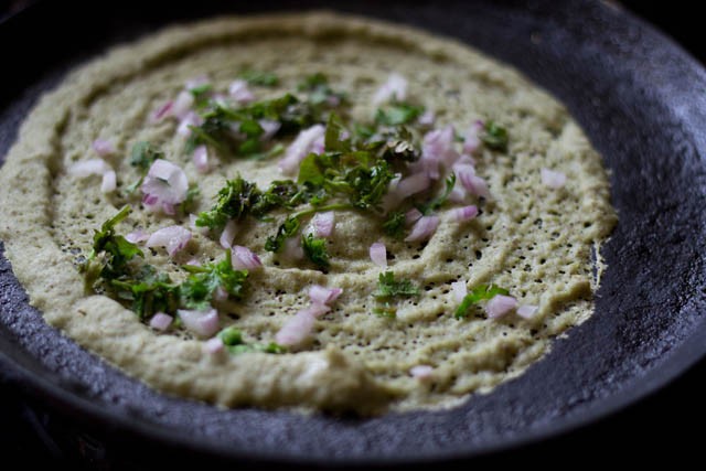 how-to-prepare-onion-pesarattu-recipe.jp