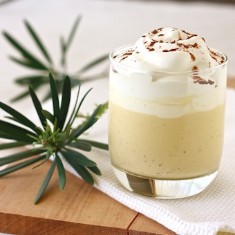 christmas eggnog recipe with rum and nutmeg and cinnamon