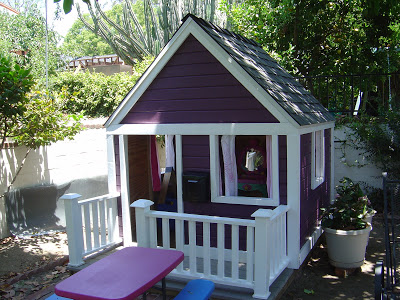 Cute kids playhouse :: OrganizingMadeFun.com