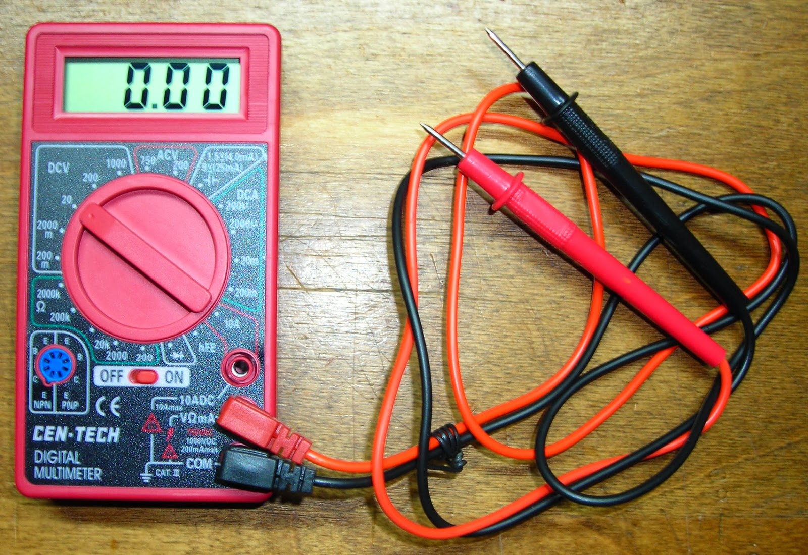 Am I using this multimeter correctly? : r/Fixxit