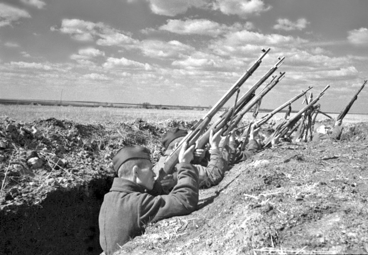 Курская дуга солдаты в окопах