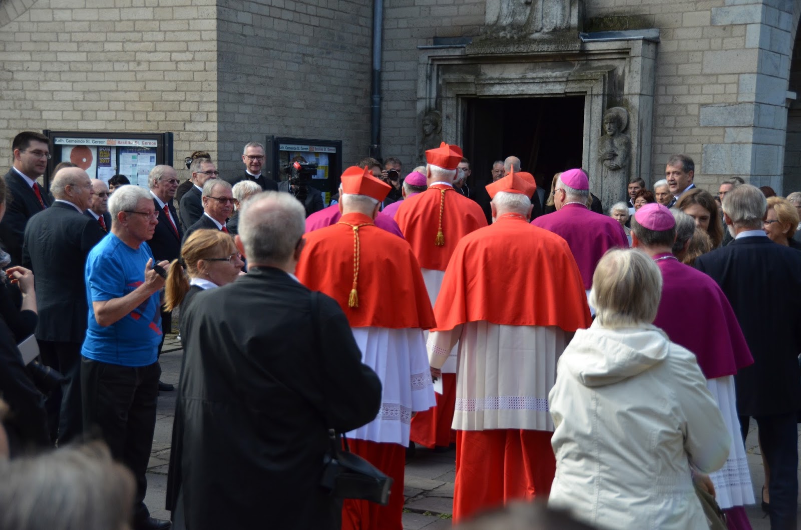 KREUZZEICHEN.DE Kardinale Parteiungen zum Wohle der Katholiken?