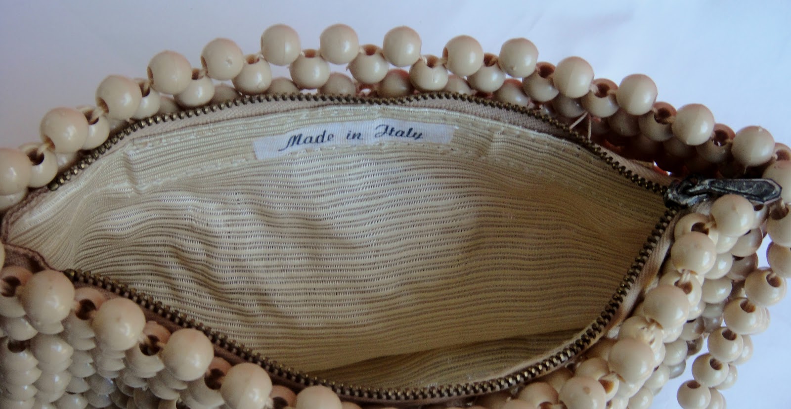 JDC Nikol Antiques & Crafts : Vintage (1960's) Beige Plastic BEADED ...