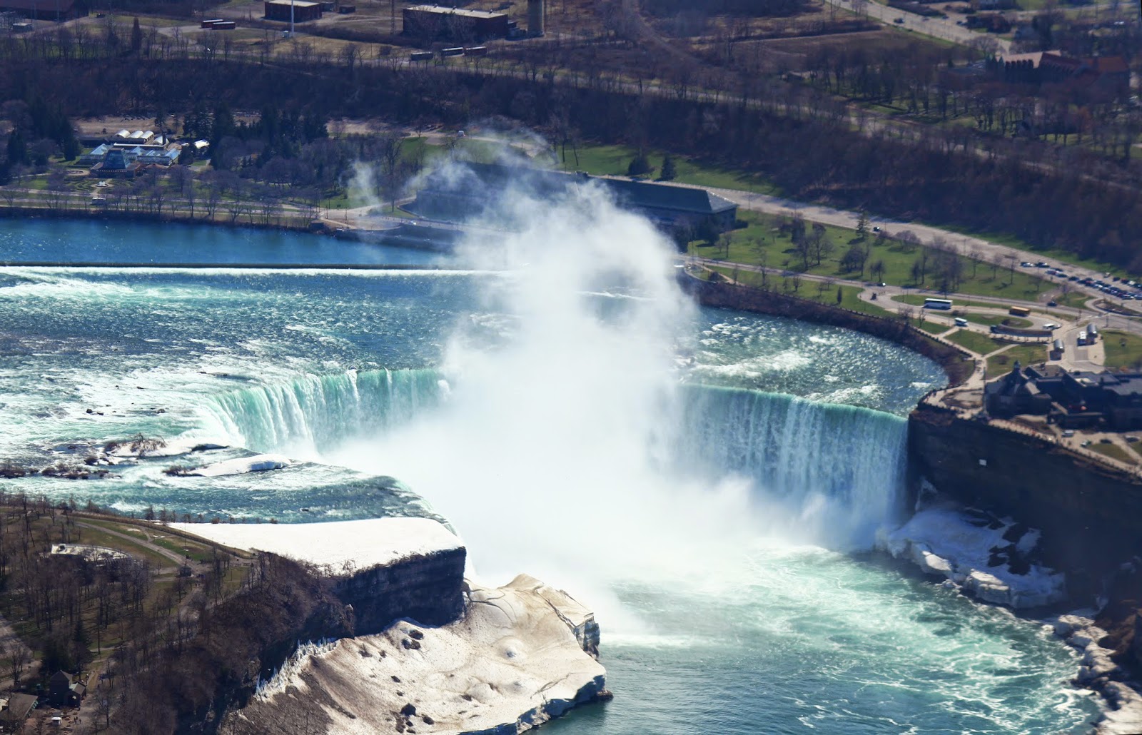 HELICÓPTERO EM NIAGARA - Sobrevoando as Cataratas de Niagara | EUA e Canadá