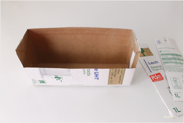 Cómo hacer un portavelas DIY para Halloween con un cartón de leche  reciclado | Manualidades