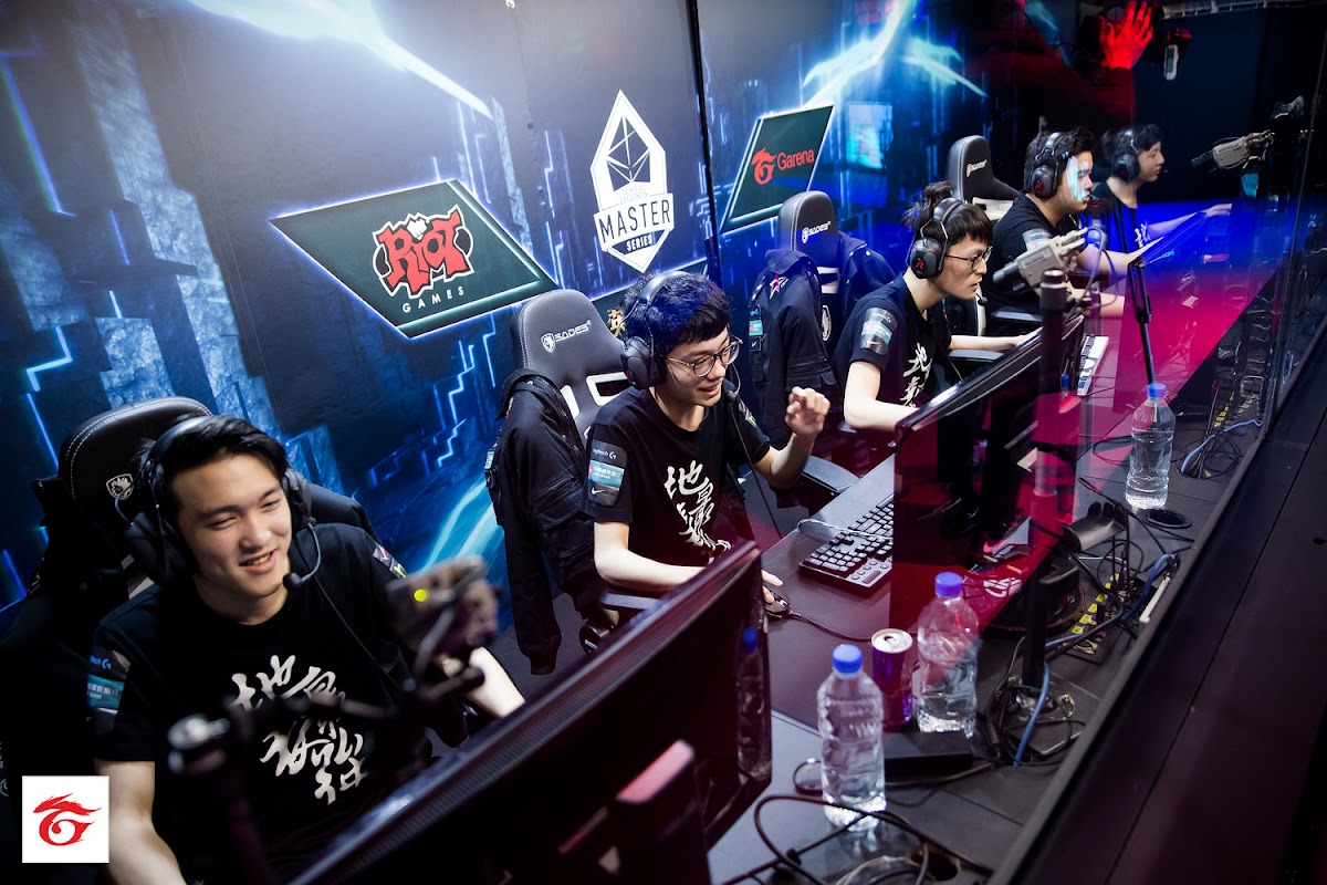 JT輔助選手Ysera，提到LMS與LSPL兩賽區的差異性，並希望自己能帶給JT多變的戰術運用。