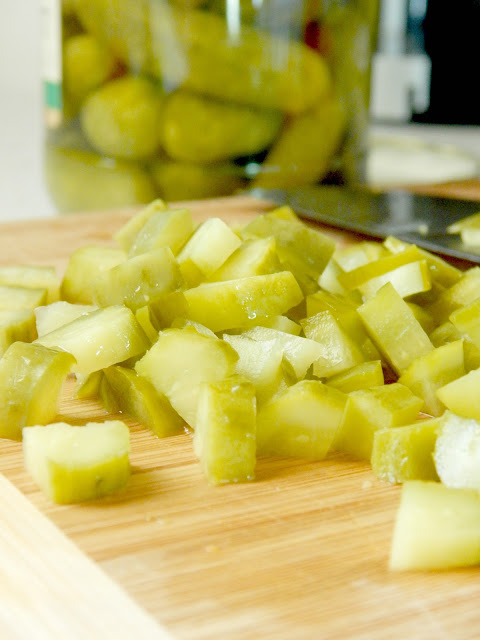 dill pickle pasta salad (sweetandsavoryfood.com)