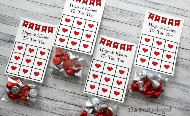 The Partiologist: Hugs & Kisses Tic Tac Toe!