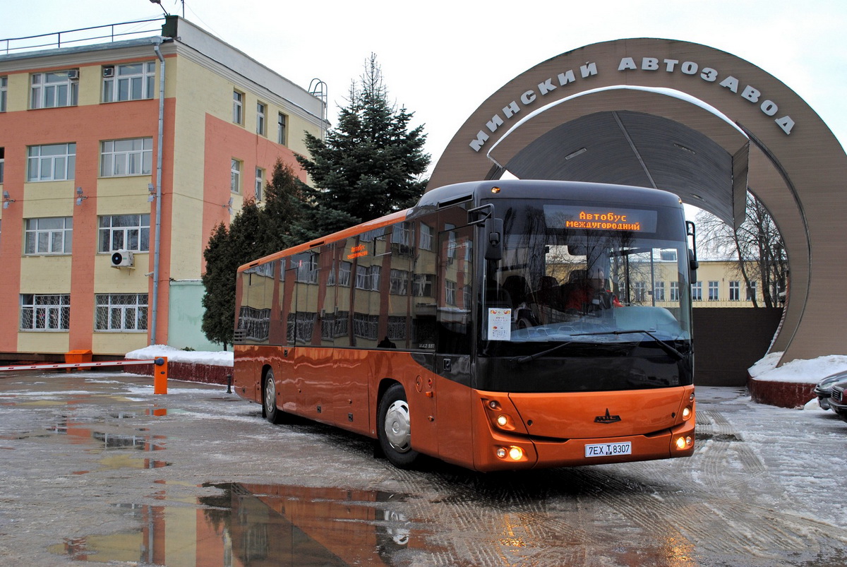 Междугородный автобус маз
