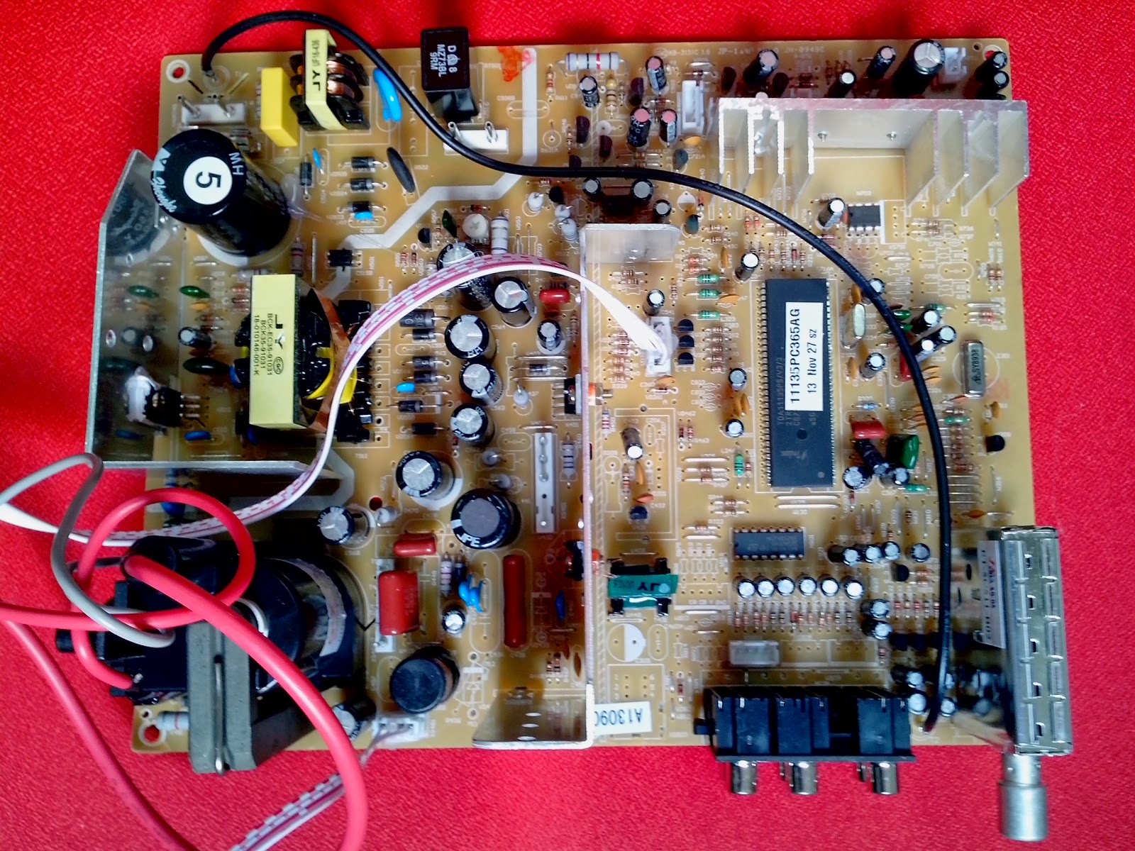 ABOUT INTEX: COLOUR TV INTEX 14PFM01-J14 TDA11105PC365BG_AG