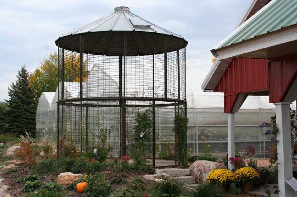 Wire Corn Crib Roof Build A Backyard Diy Mother Earth News From The Edge Of Prairie Corn Crib Gazebo