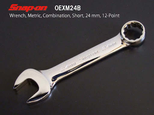 スナップオンのOEXM24B ショートコンビネーションレンチ
使い易いだろうと思って購入したんですが、でかくて重いです。 スナップオンOEXM24Bショートコンビネーションレンチ1