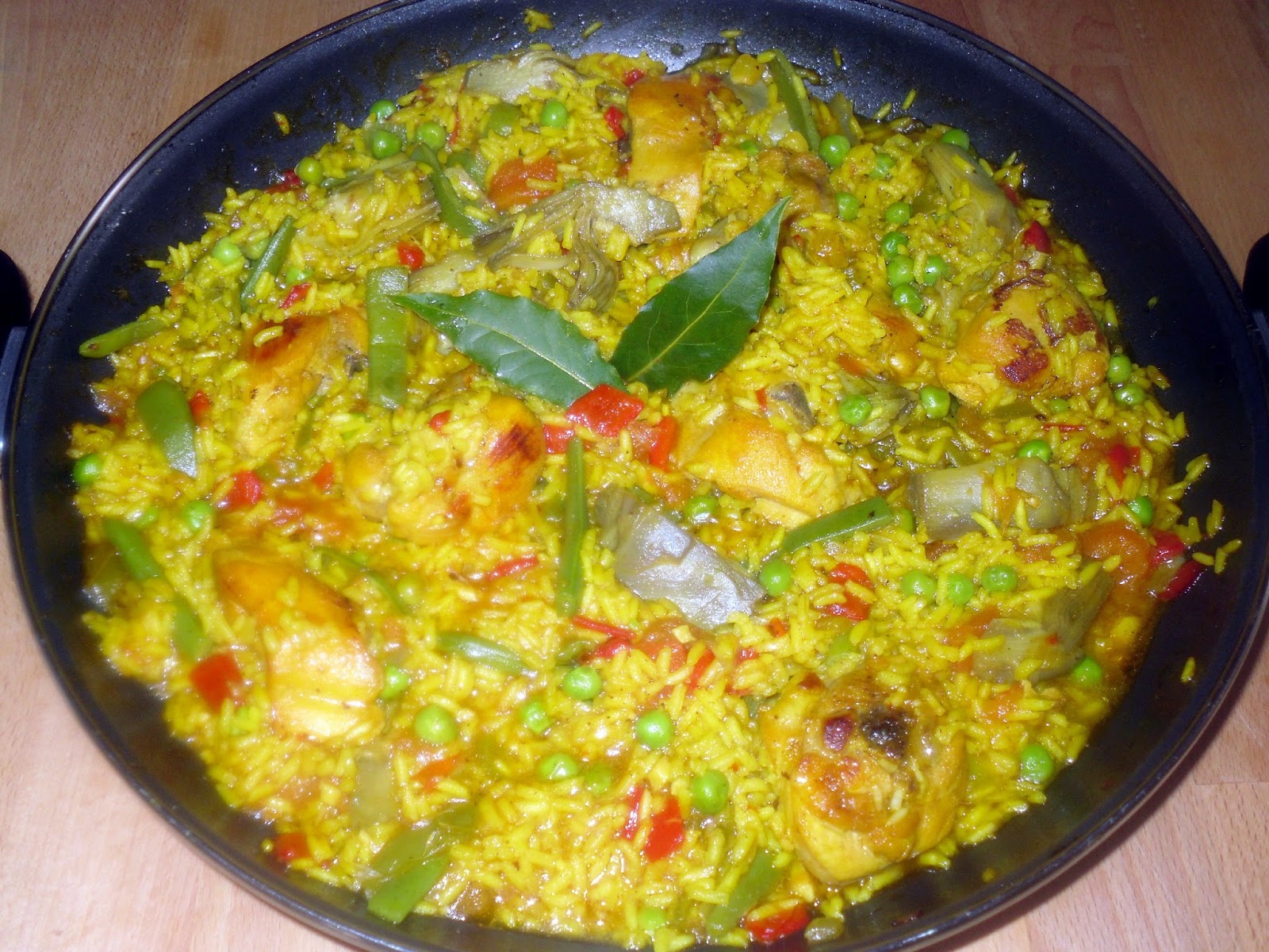 RECETAS DE MI MADRE Y MIAS Paella de arroz con pollo y verduras