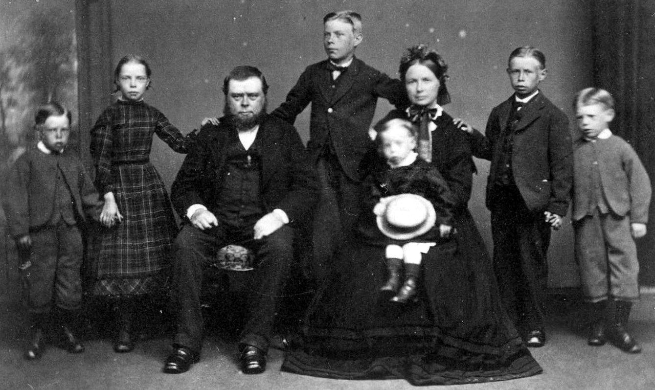 Tour Scotland Old Travel Blog Photograph Of Bruce Family From