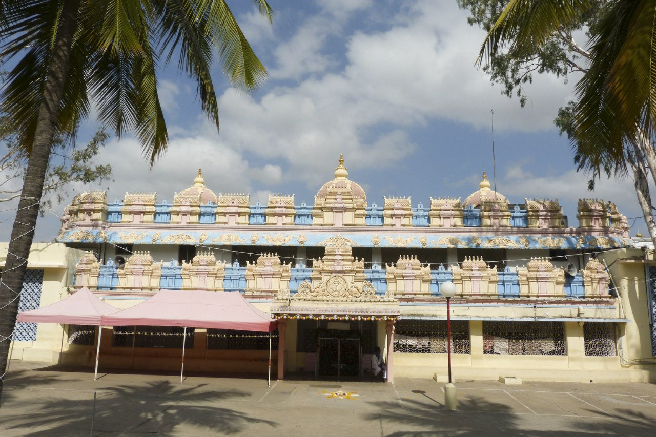 Ашрам путтапарти индия. Путтапарти ашрам. Ашрам прашанти нилаям. Путтапарти индия ашрам саи-баба. Путтапарти ашрам.