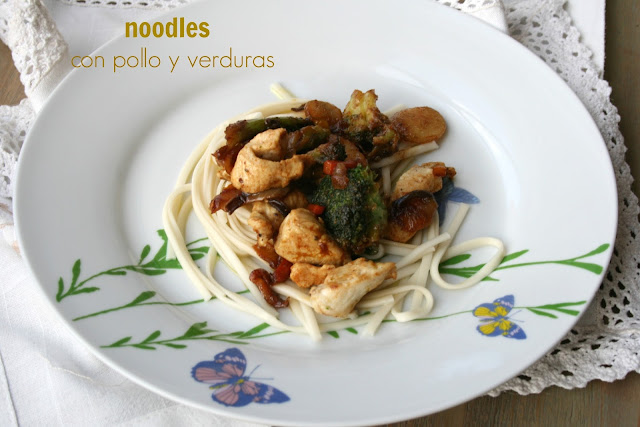 Noodles Con Pollo Y Verduras
