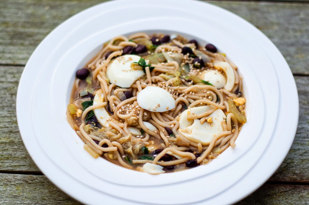Three girls one kitchen Meatless monday Chinese noedelsoep met zwarte