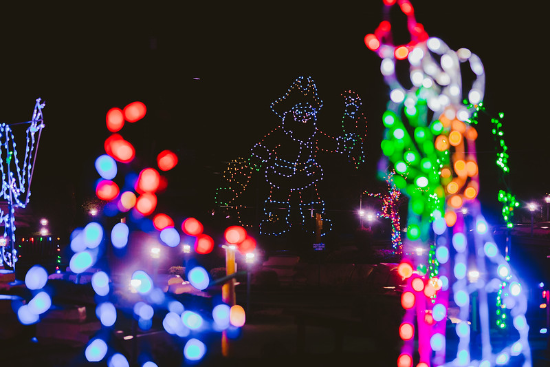 Pgh Momtourage Giveaway Holiday Lights Mini Golf