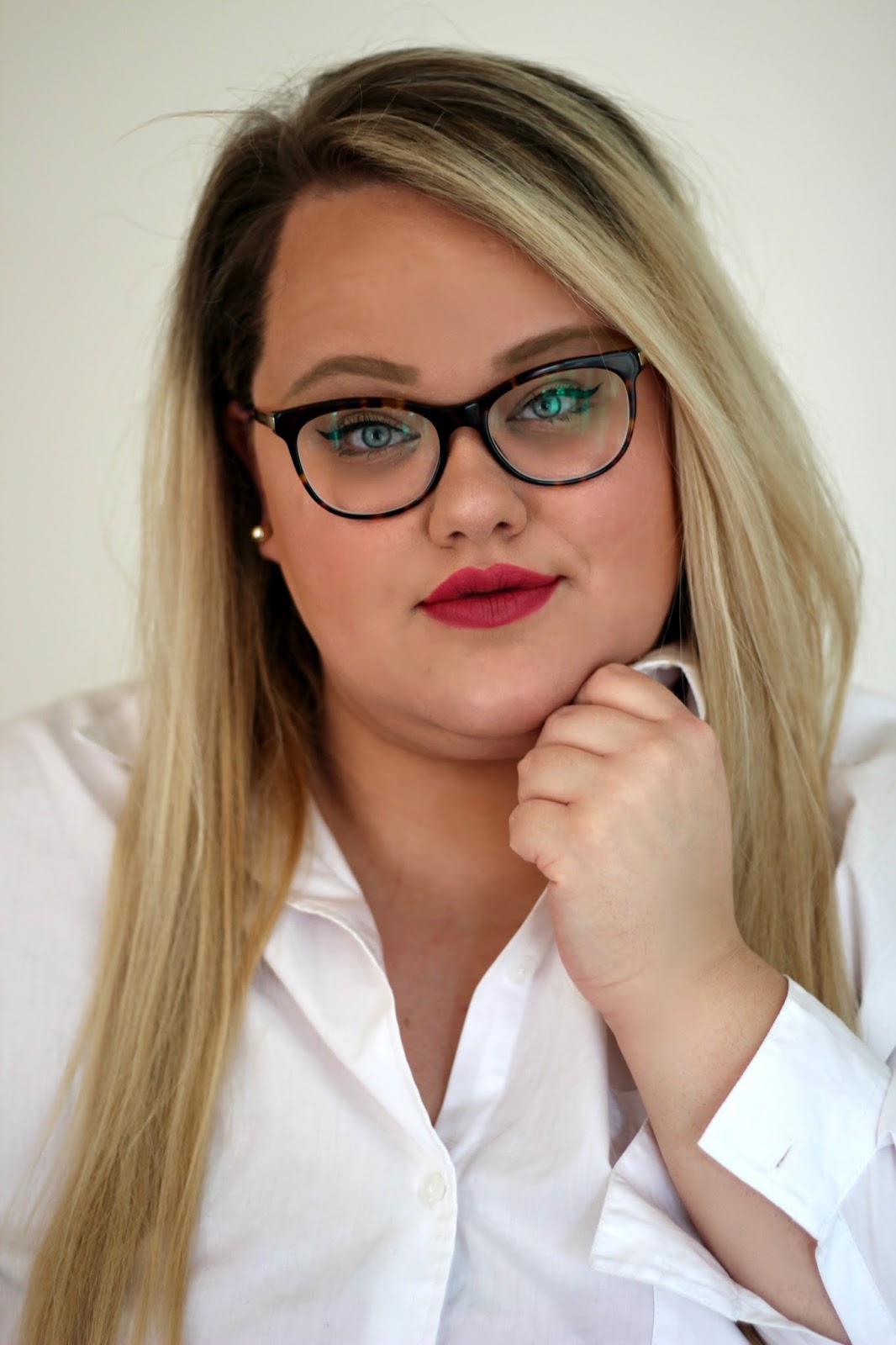 21+ Glasses Direct Advert Model