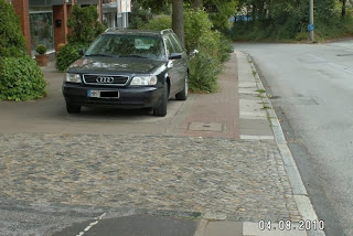 Erdkampsweg / Hummelsbütteler Landstraße - Fake-"Radweg" © hamburgize.com / Stefan Warda