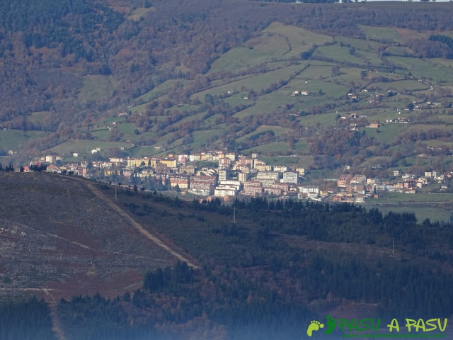 Dolmen de Merillés: Tineo desde Alto de Reigada