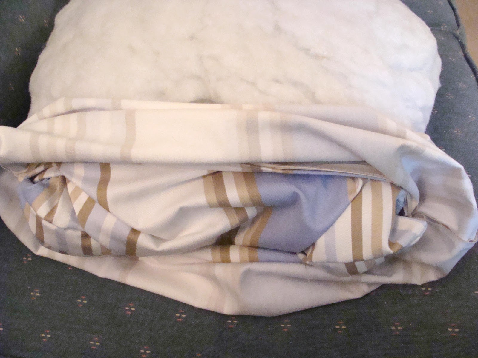 Shannon Sews Easy Zippered Pillows A pillow recovering story