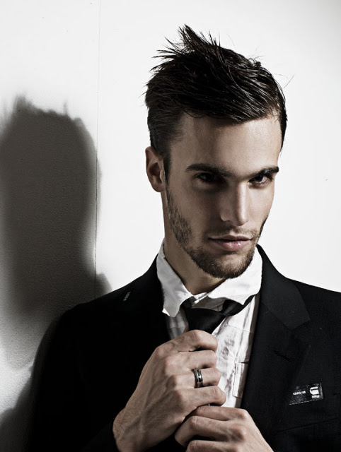 L'Homme du Jour: ALEX LAGO