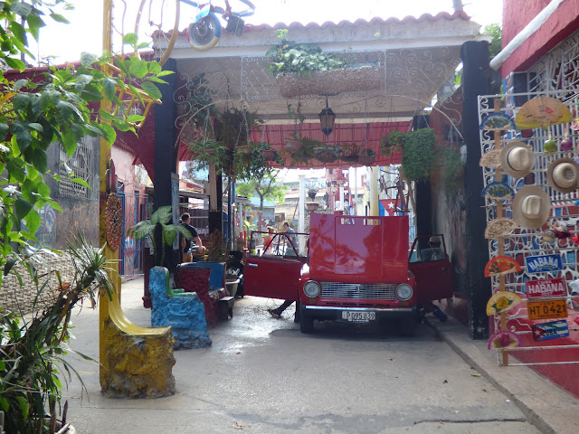 Visiting Callejon de Hamel, Havana