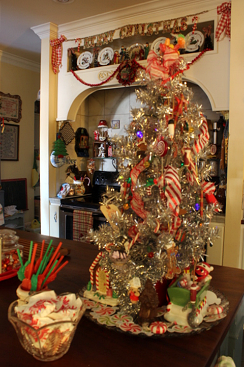 Bargain Decorating With Laurie Kitchen And Village Christmas Decor