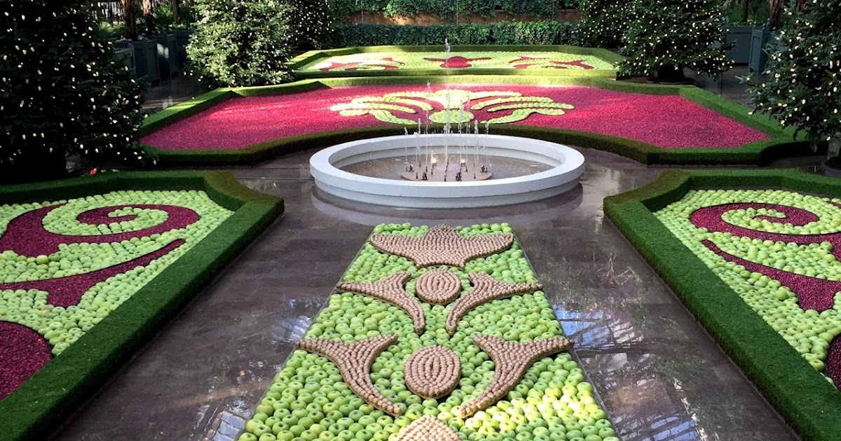 My Paisley World: The French Parterre Garden at "A Longwood Christmas"