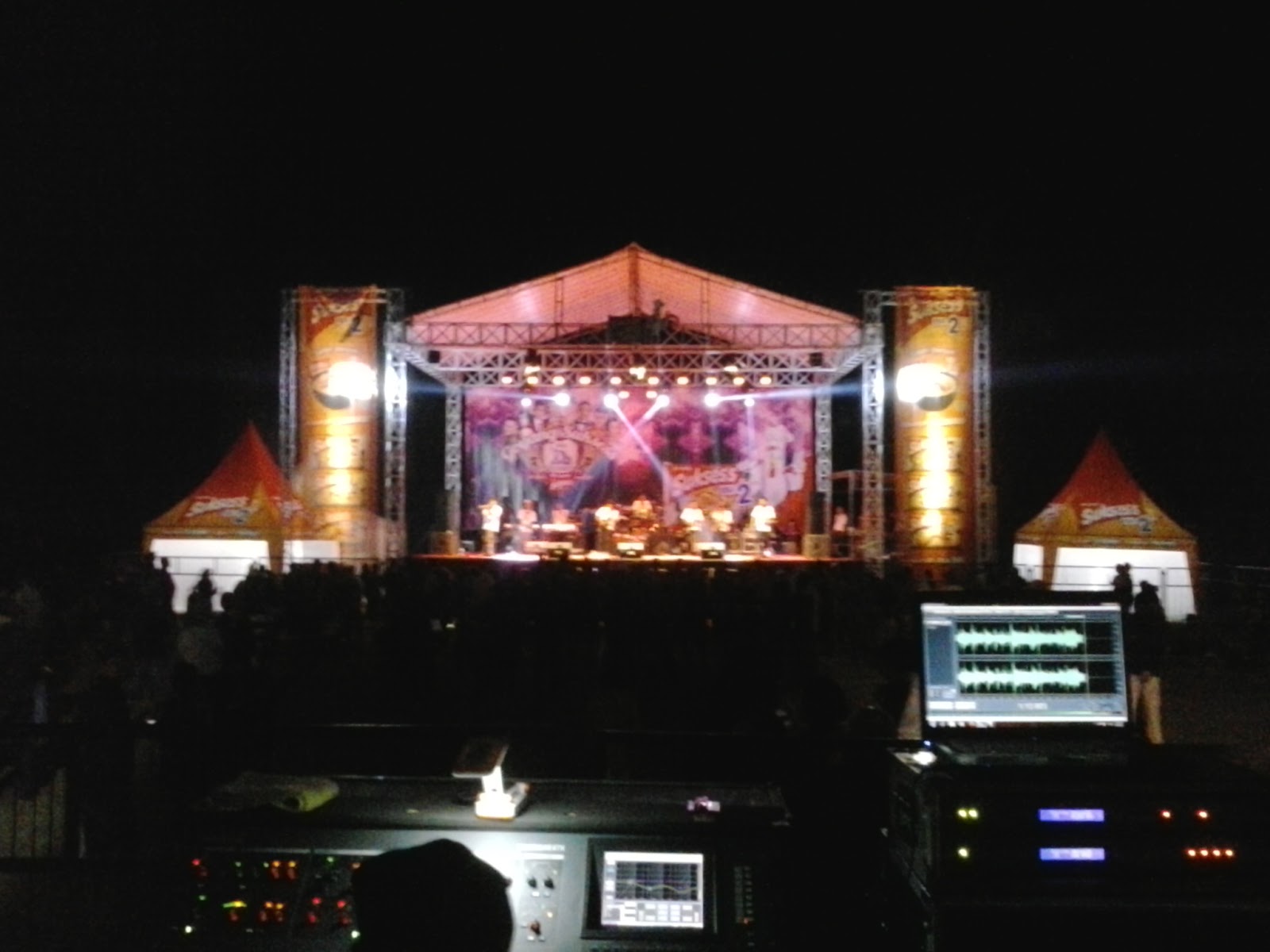 PERSEWAAN LAMPU LIGHTING JOGJA ARIMBI PRODUCTION