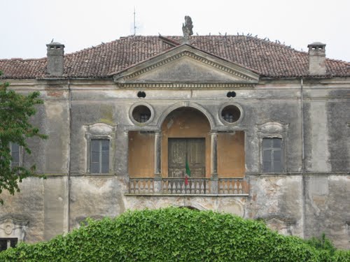 Villa Riesenfeldt-Roncoferraro, località Pontemerlano