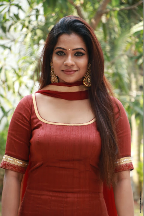 Leesha Eclairs at Eedili movie pooja
