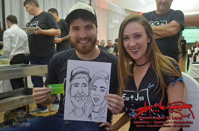 Caricaturista na festa com o Desenhista Marcelo Lopes de Lopes