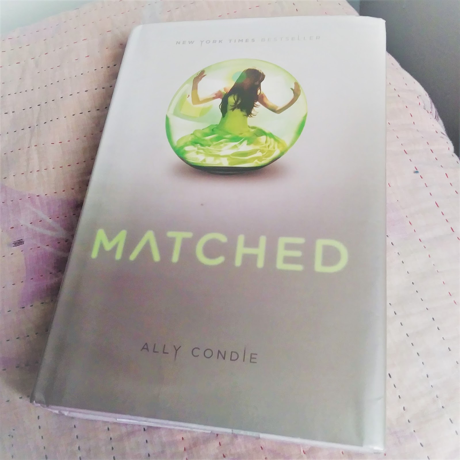 In Vogue with Books Matched (Matched 1) by Ally Condie Review