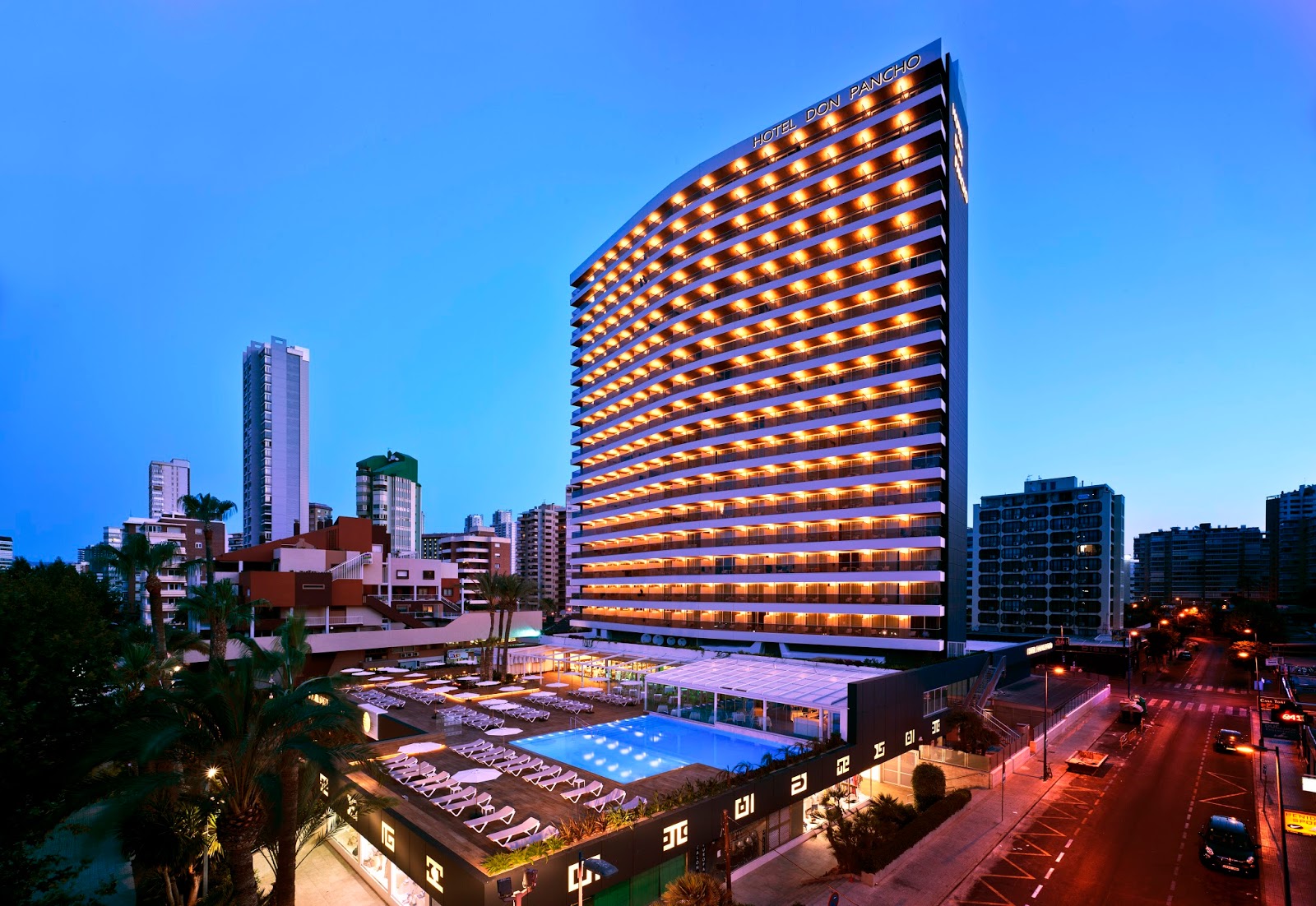 Hotel Don Pancho Benidorm Nuevo director en el Hotel Don Pancho, Juan