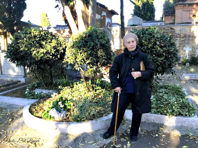 Mary de Rachewiltz at the tomb of parents Ezra Pound & Olga Rudge, Venice, Italy - Photo: Cat Bauer Mary de Rachewiltz at the tomb of parents Ezra Pound & Olga Rudge, Venice, Italy - Photo: Cat Bauer