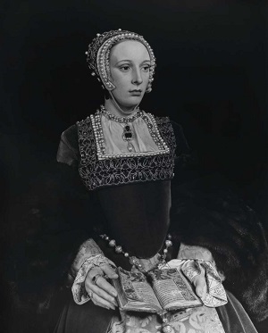Catherine Howard foto por Hiroshi Sugimoto - 1999 | fotografia artistica contemporanea, foto retrato fotografico, black and white portrait photography inspiration | iconoCero Catherine Howard photo by Hiroshi Sugimoto - 1999 | blanco y negro imagenes bonitas chidas bellas, cool stuff, art pictures
