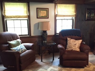 SW topsail in a family room