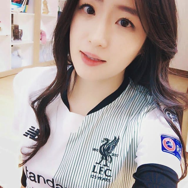 Lovely Liverpool Babes - LFC BABES