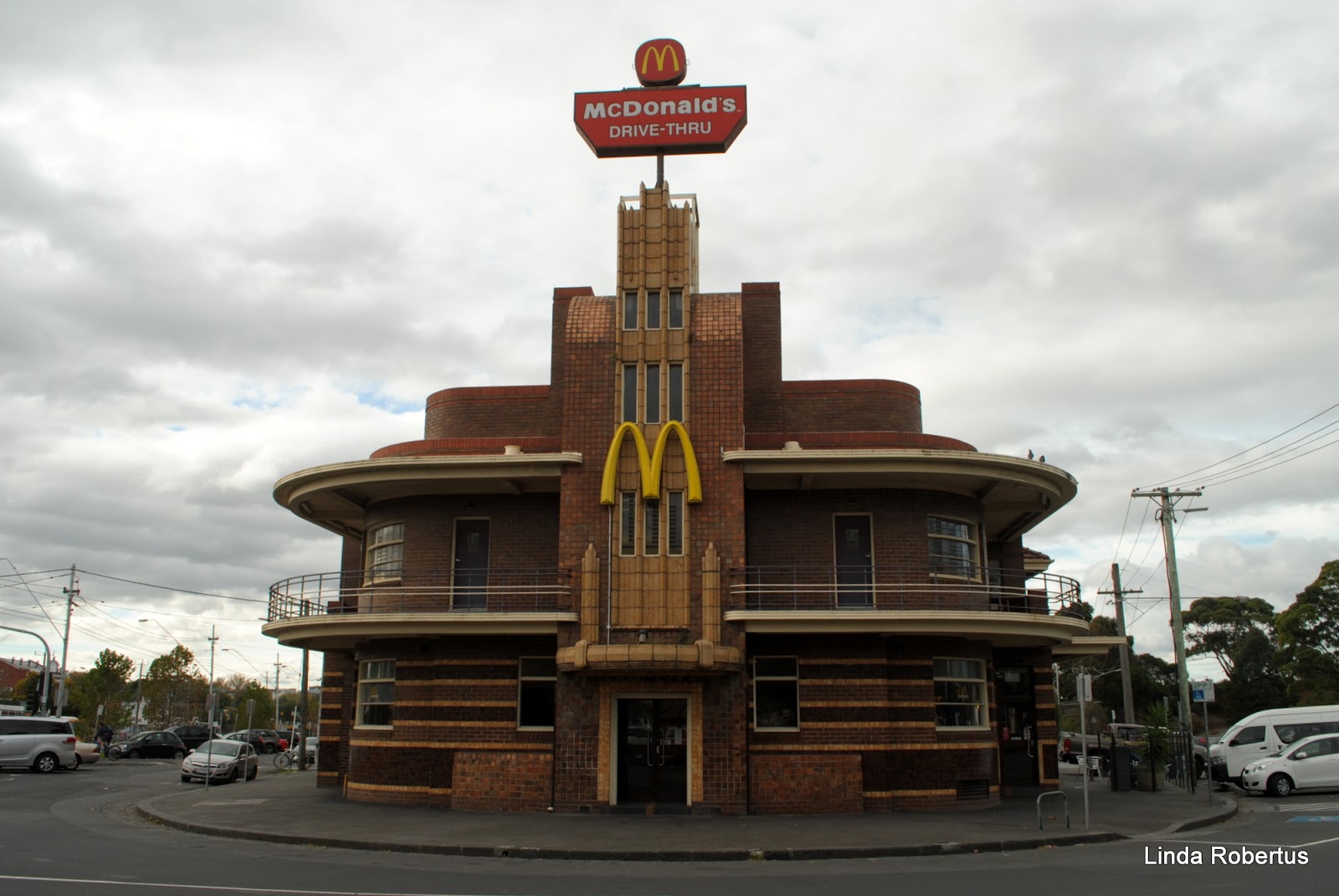 Shoot! Art deco in Clifton Hill, Melbourne