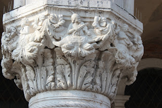 Detalles capiteles Palacio Ducal