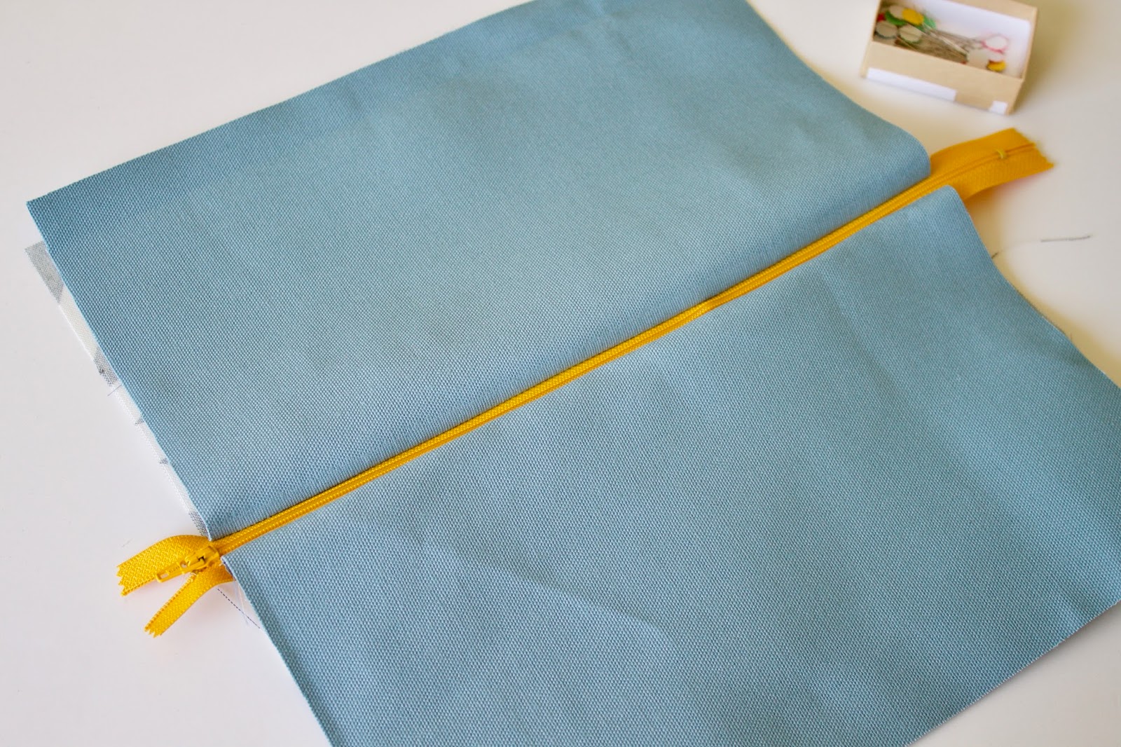 Easy lined zipper pouch tutorial and some exciting news! Hello Beautiful