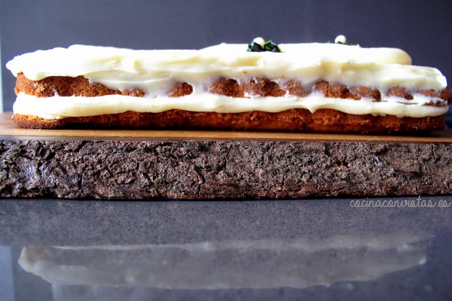 Tarta de Calabacín con su cobertura de chocolate blanco