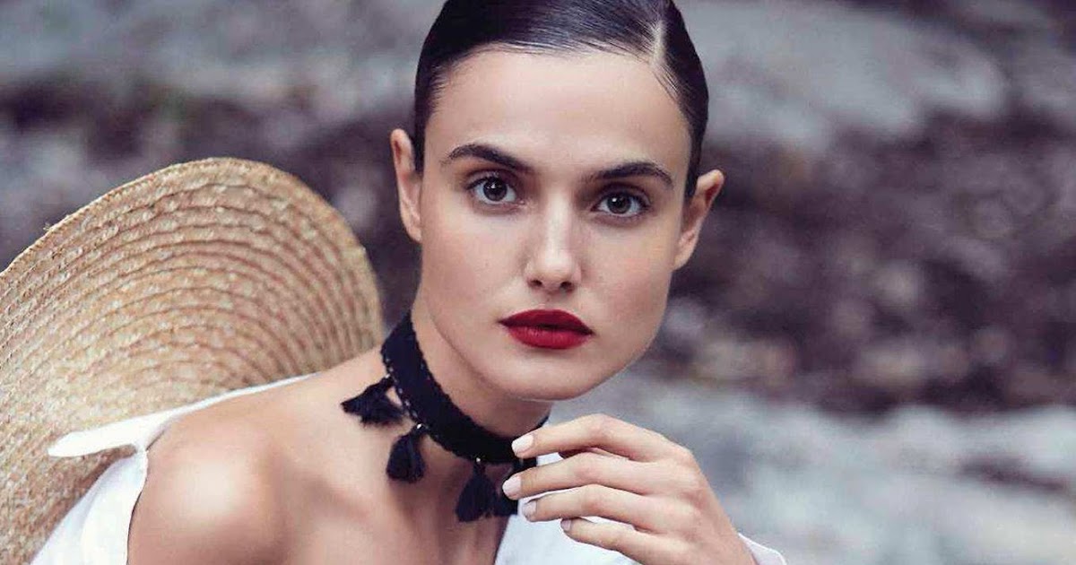 Fashion for Passion: Blanca Padilla for Harper's Bazaar Mexico April 2018