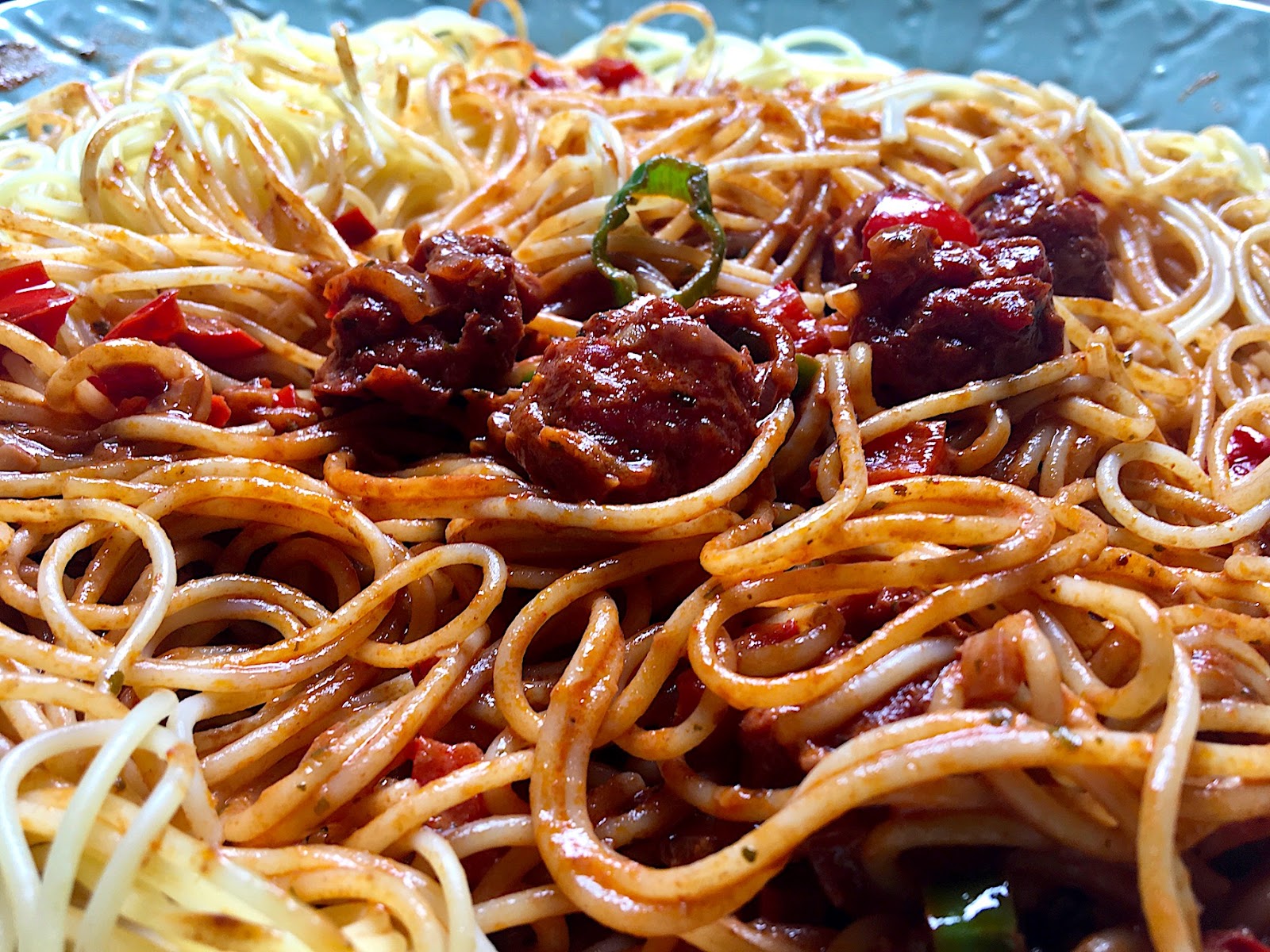 Spaghetti mit scharfer Salsiccia Sauce