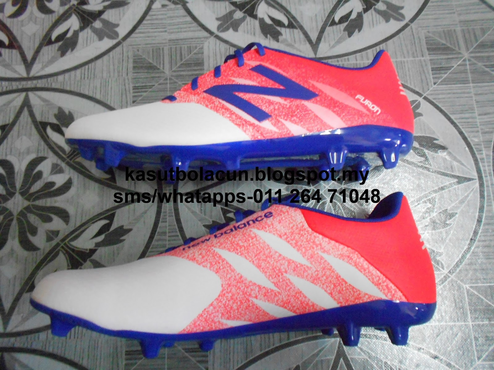 kasut bola new balance