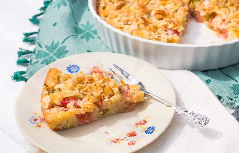 Rhubarb Oat Tosca Pie