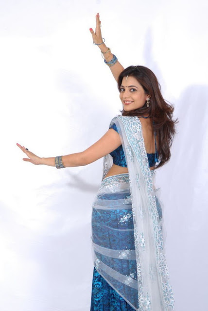 Nisha Agarwal saree shoot
