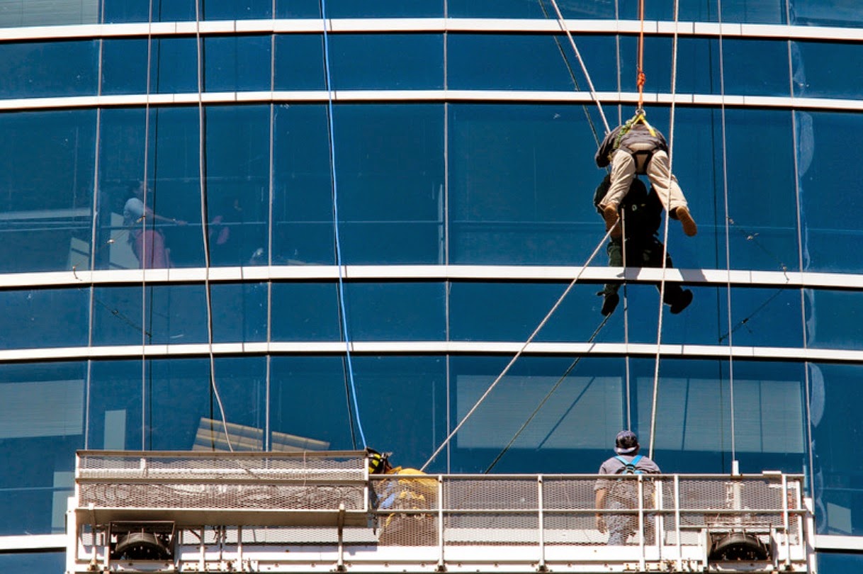 RobinsonSolutions Professional Window Cleaning Another Rescue Of Window Washers From Oakland